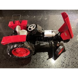 Tractor escala Kaidiwei rojo 1:18 colección