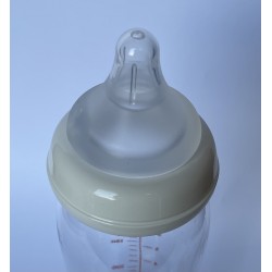 Mamadera de Vidrio 240ml Pigeon SoftTouch