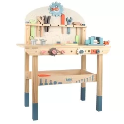 Mesa de trabajo con herramientas