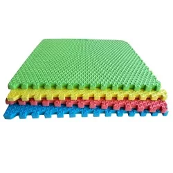 Alfombra goma eva con 4 piezas 40x40x1